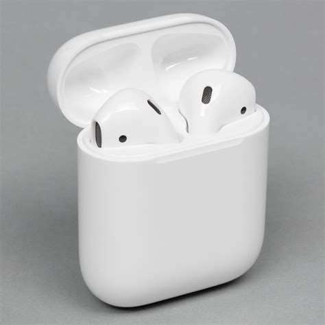 AirPods: универсальные беспроводные наушники